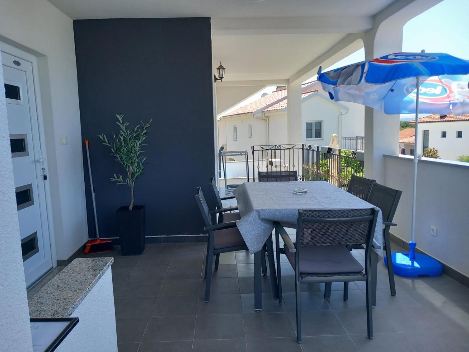 Apartman Niko Malinska Luaran gambar