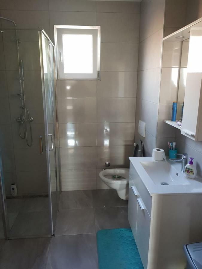 Apartman Niko Malinska Luaran gambar