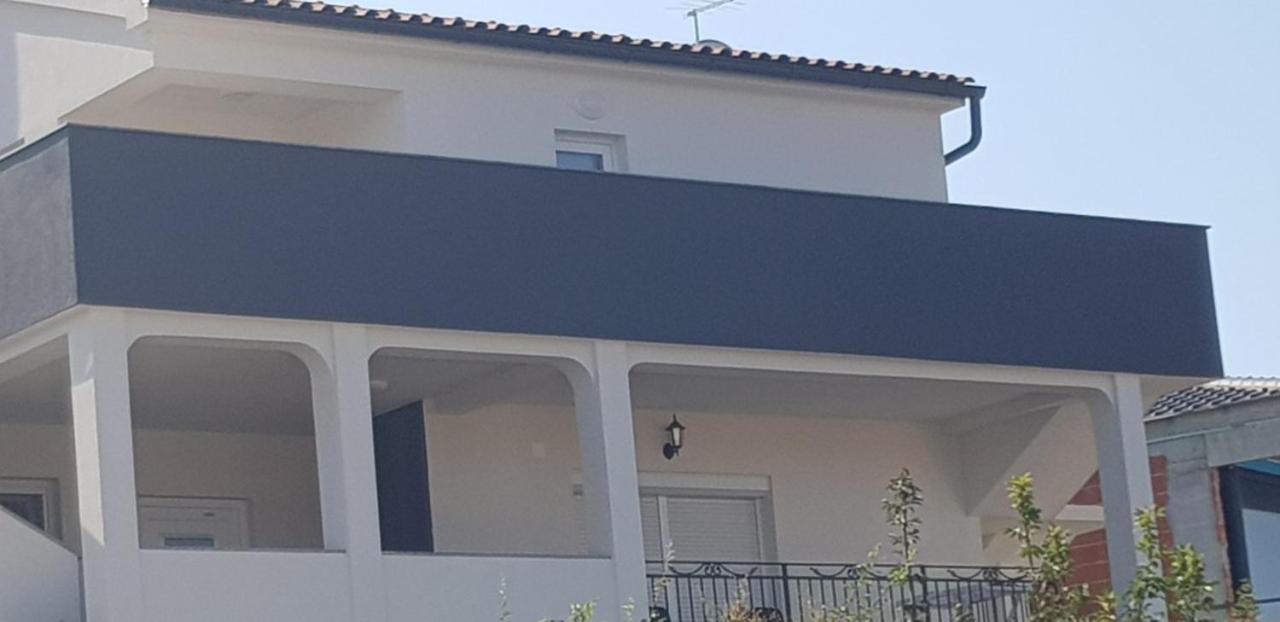 Apartman Niko Malinska Luaran gambar